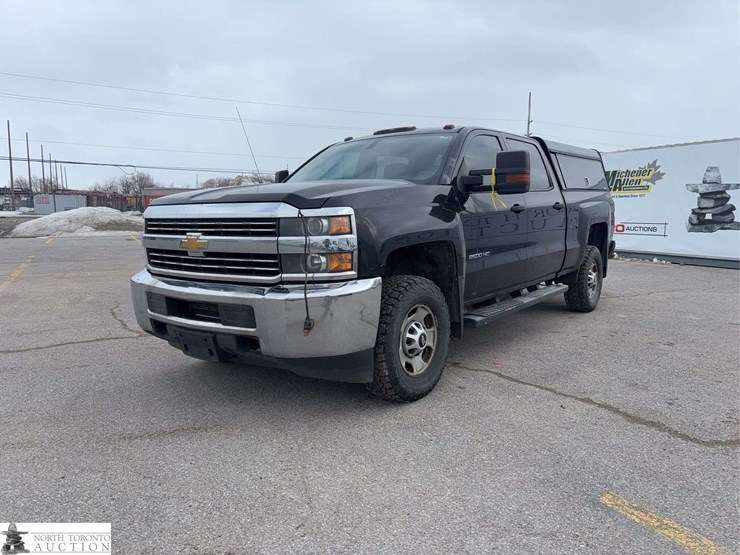 2016-chevrolet-silverado-2500hd-image-1