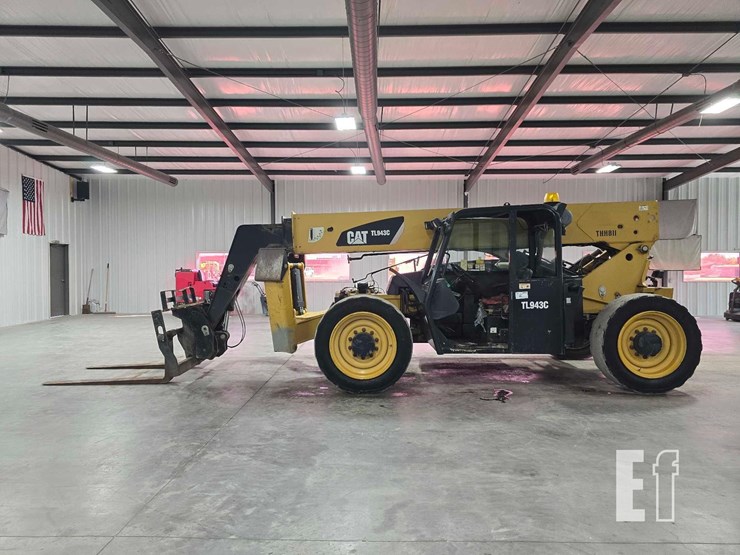 2013-caterpillar-tl943c-image-5