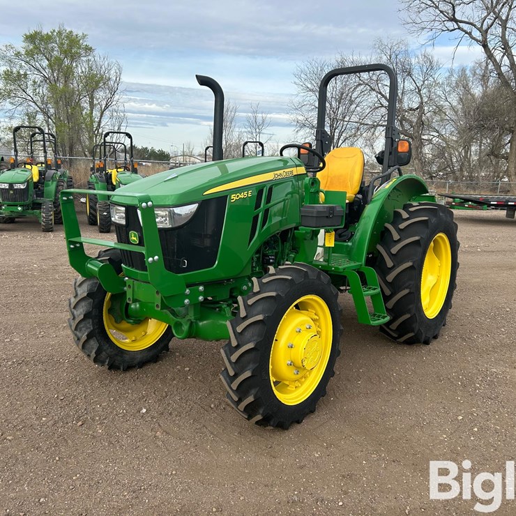 2022 JOHN DEERE 5045E