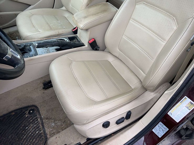 2014-volkswagen-passat-tdi-image-47