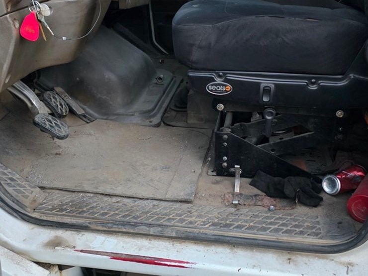 2000-caterpillar-3126-image-49