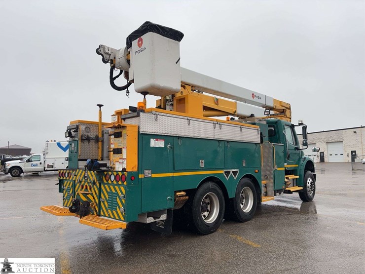 2011-freightliner-m2-106-image-4