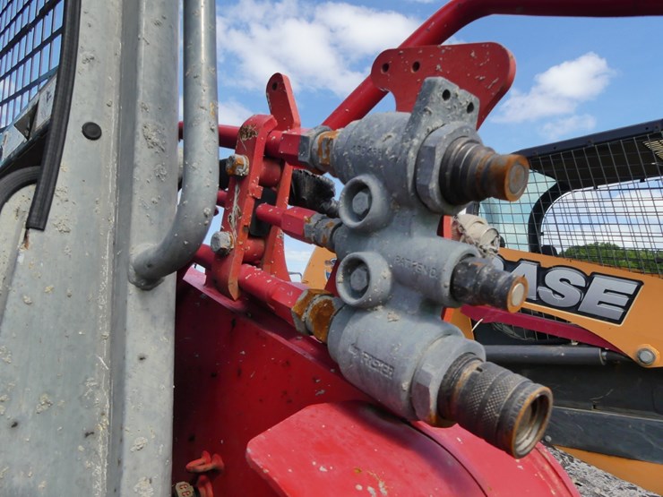 2020-takeuchi-tl8r2-image-10