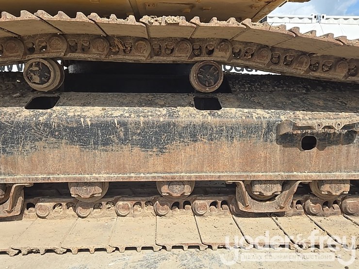 2019-caterpillar-336-image-19