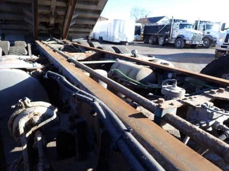 2013-kenworth-t800-image-82