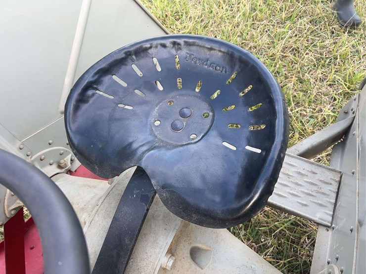 brand-new-never-used-1925-fordson-tractor-image-40