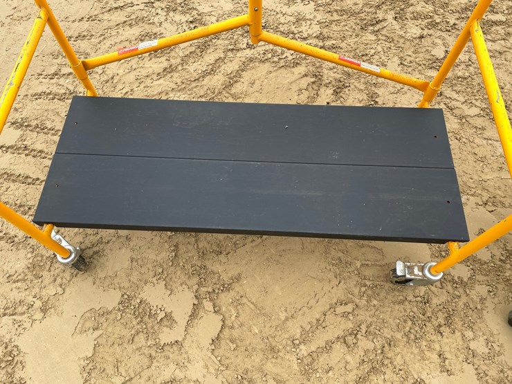 #3949-•-(2)-rolling-metal-carts-image-10