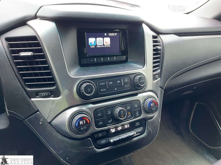 2015-chevrolet-tahoe-image-13