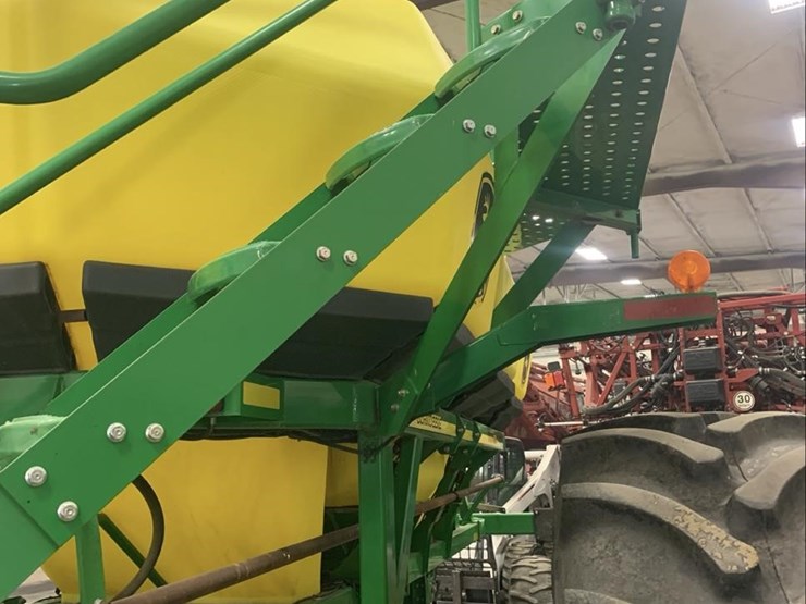 2007-john-deere-1910-image-6