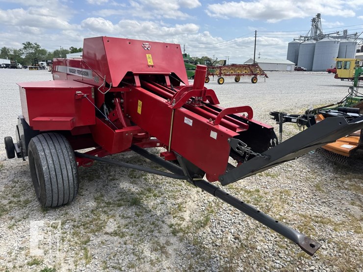 massey-ferguson-1840-image-11