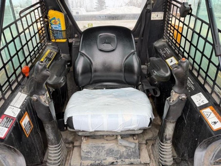 2007-john-deere-328-image-16