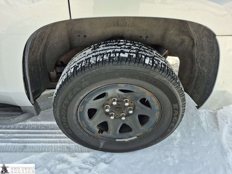 2017-chevrolet-tahoe-image-22