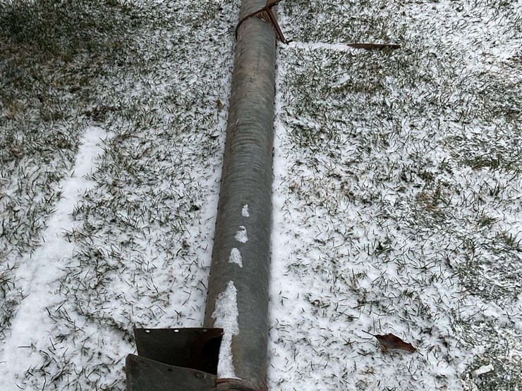 fordson-with-mounted-gleaner-combine-image-41