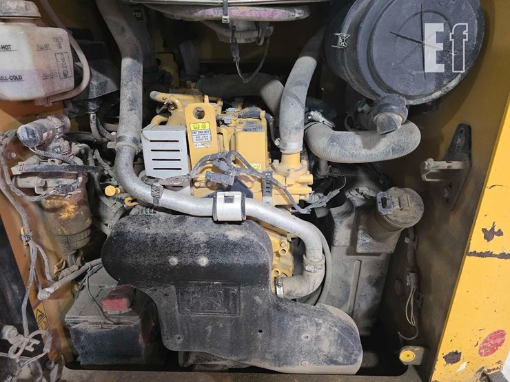 caterpillar-262d3-image-23