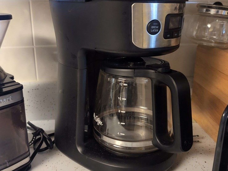 kitchen-appliances---coffee-grinder,-coffee-maker,-toaster,-can-opener-and-breadbox-image-3