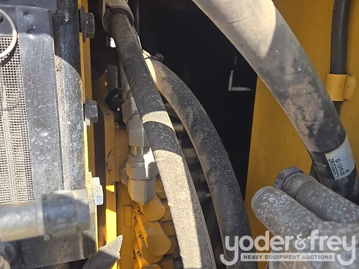 2018-caterpillar-305.5-image-73