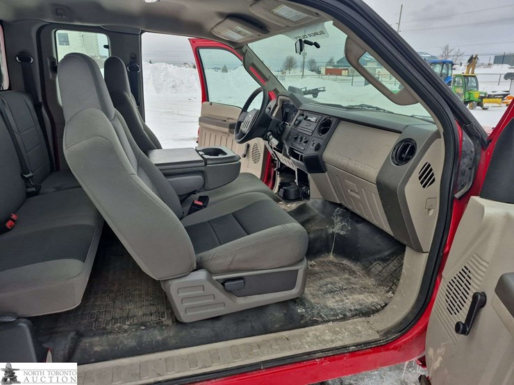 2010-ford-f250-image-30