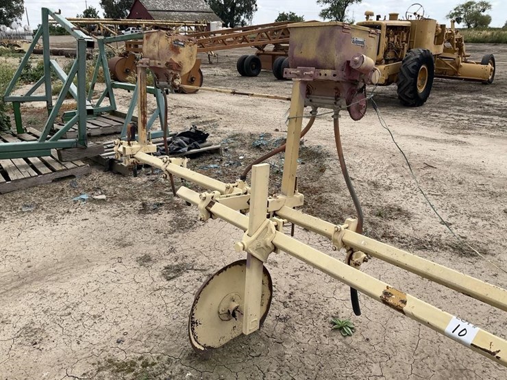 gandy-3-pt-8-row-30"-baiter-bar-image-12