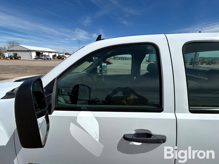 2013-gmc-sierra-3500-image-16