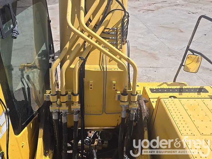 2015-komatsu-pc490-lc-11-image-134