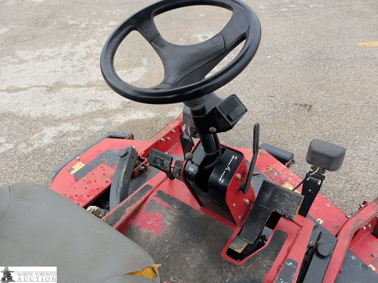 2015-toro-groundsmaster3280d-image-10