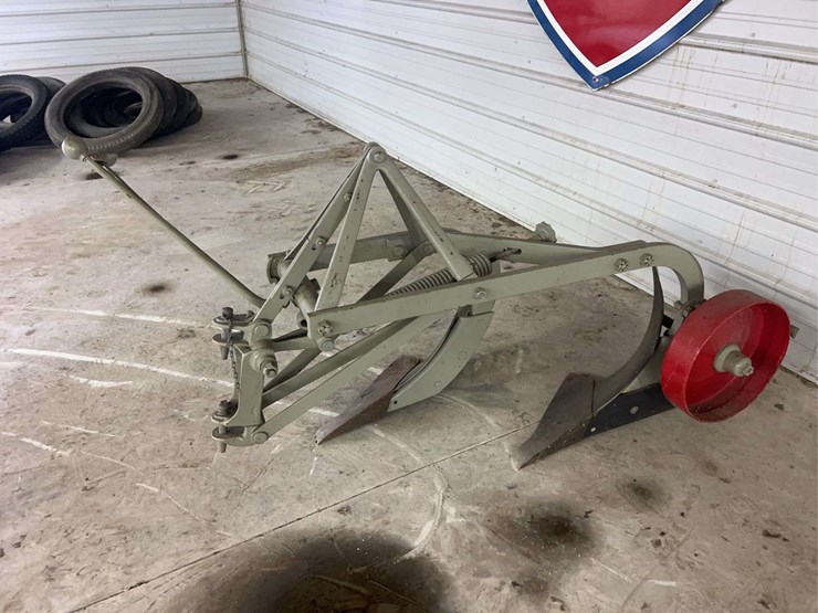 two-bottom-ferguson-plow-image-2