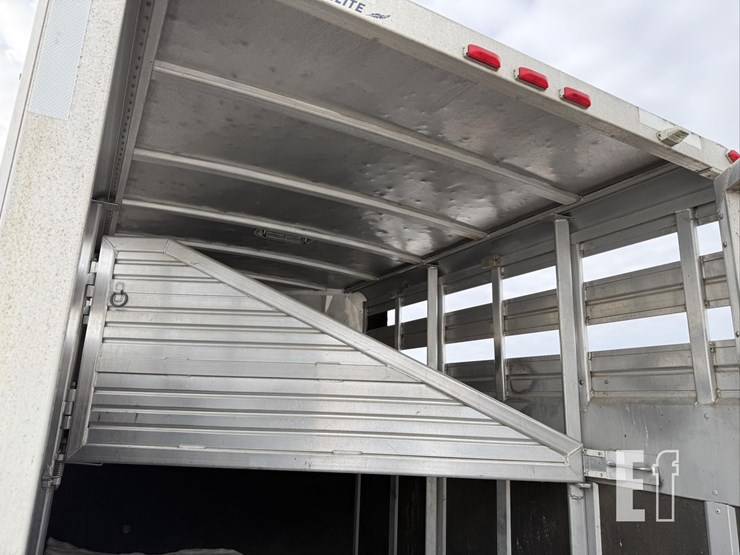 2001-featherlite-16-ft-image-27