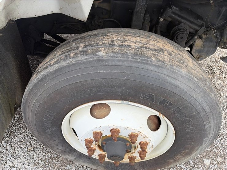 2004-international-7400-image-12