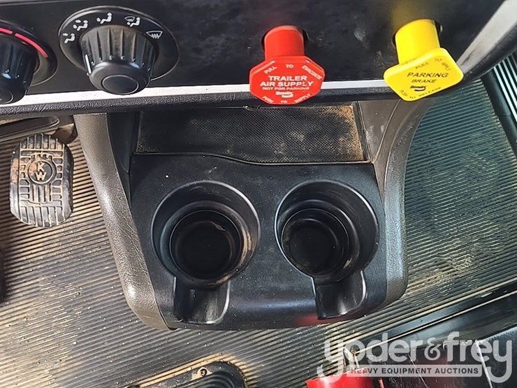 2014-kenworth-t800-image-146