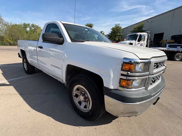 2015-chevrolet-silverado-1500-image-2