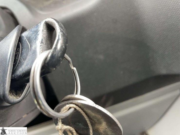 2012-ford-cargo-image-15