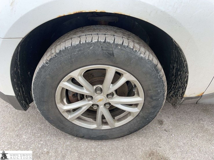 2017-chevrolet-equinox-image-23