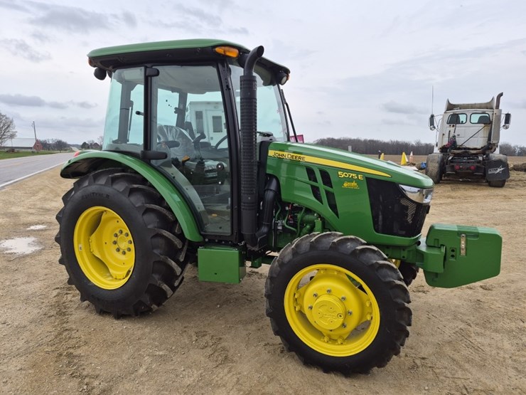 john-deere-5075e-image-4