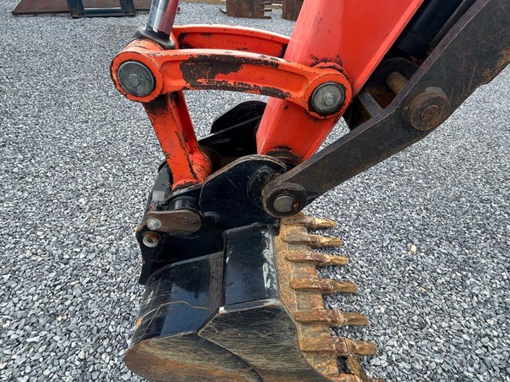 2016-kubota-kx080-4-image-11