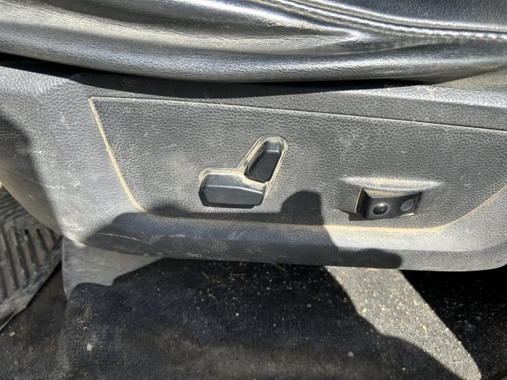 2010-dodge-ram-3500-image-37