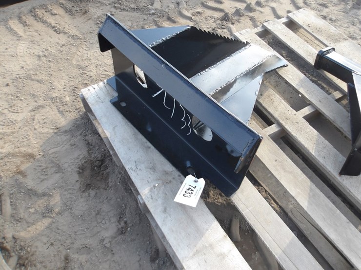 #7433-•-mini-universal-attach-skid-steer-tree-spade-image-3