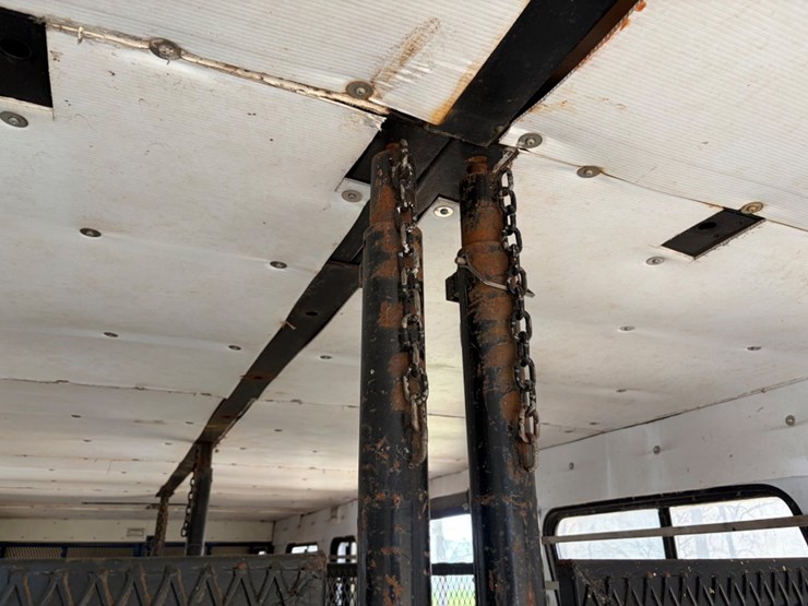 #31730-•-1997-grand-prix-30'-gooseneck-livestock-trailer-image-18