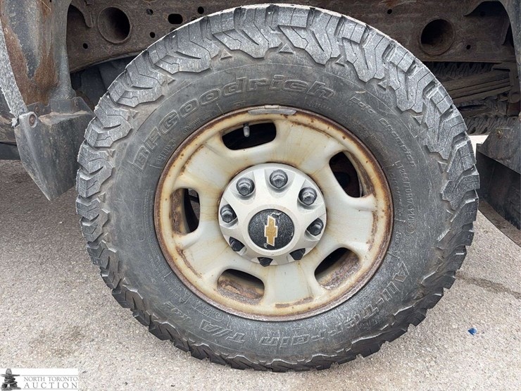 2016-chevrolet-silverado-2500hd-image-35