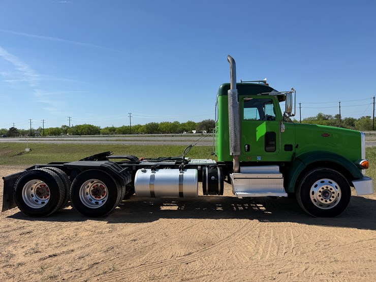 2020-peterbilt-367-image-8