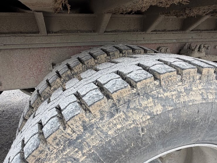 #31720-•-1999-volvo-tri-axle-dump-truck-image-25