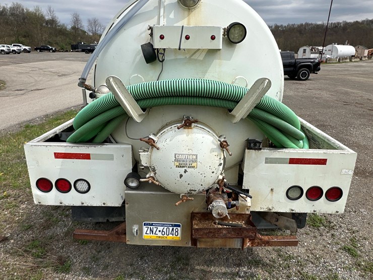 2012-ford-f550-image-6