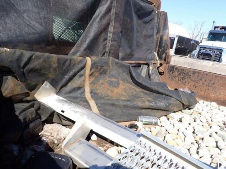 2003-ford-f550-xl-image-31