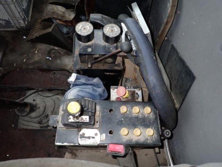 1999-sterling-l9513-image-19