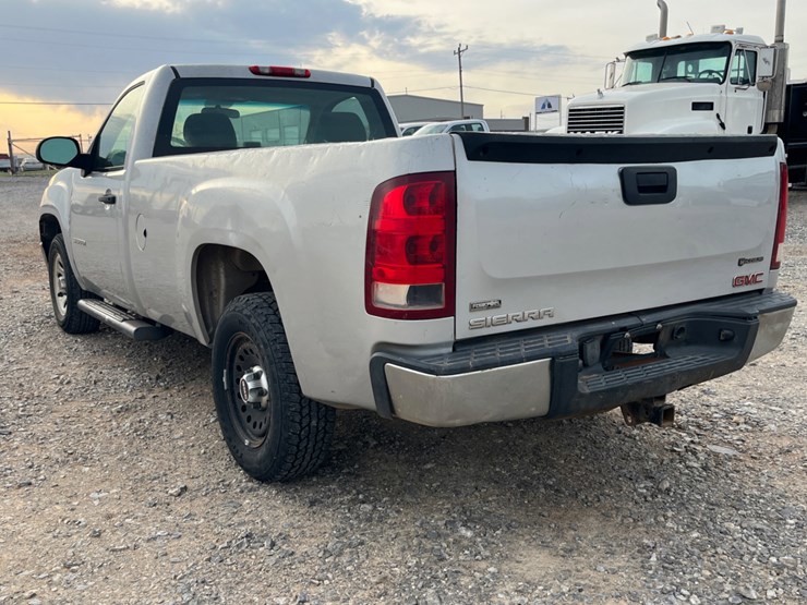 2010-gmc-sierra-1500-image-7