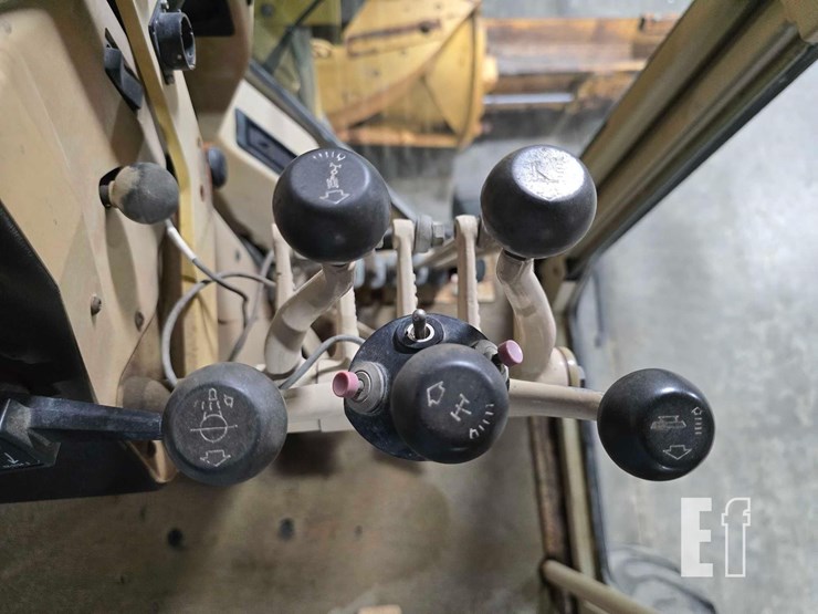 1997-caterpillar-143h-image-17