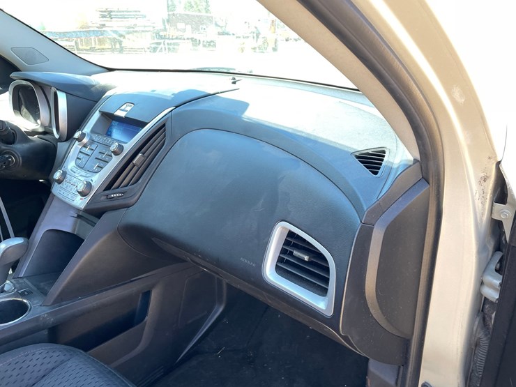 2013-chevrolet-equinox-image-43