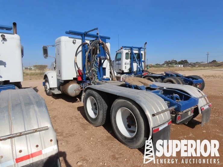 2015-peterbilt-365-image-4