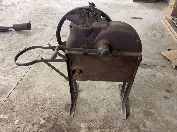 john-deere-model-1b-corn-sheller-image-1