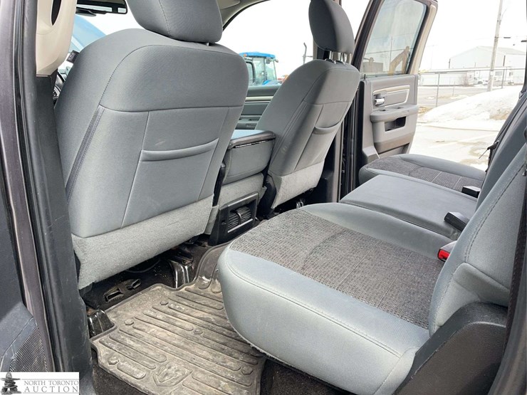 2017-dodge-1500-image-15