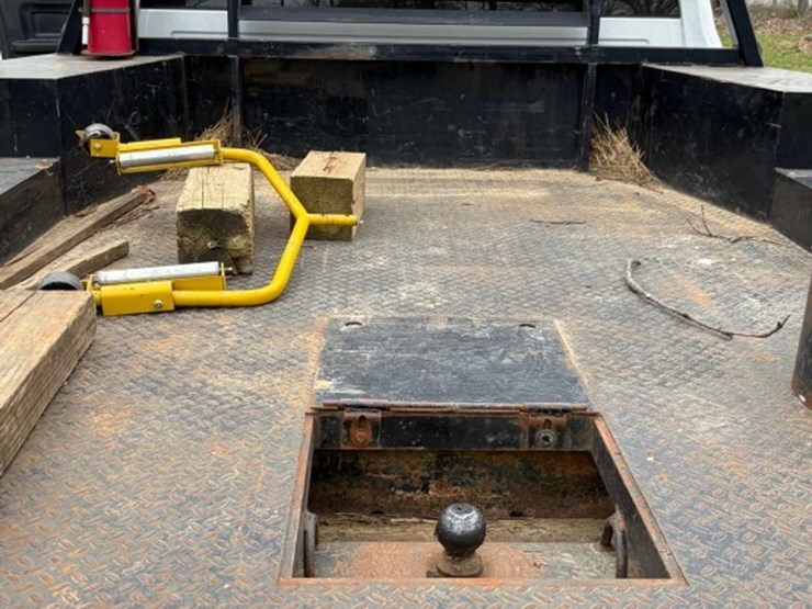 2014-dodge-ram-5500-image-22